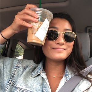 Meet your Posher, Olivia